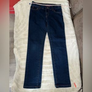 Children’s place girls jeans size 8. Dark wash skinny